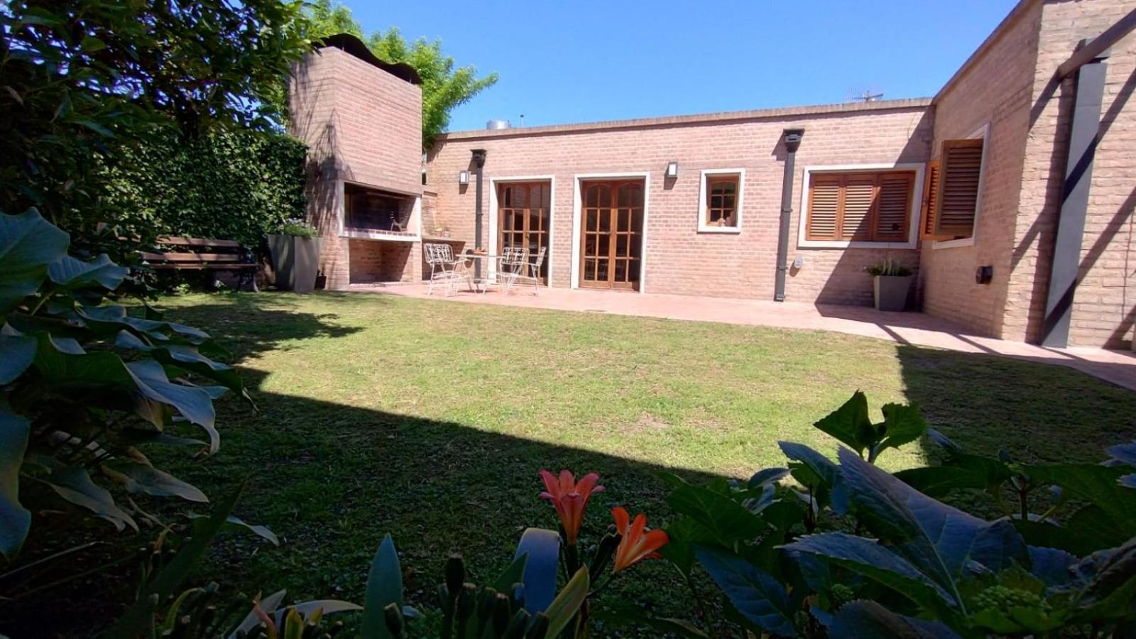 Casa Clivias